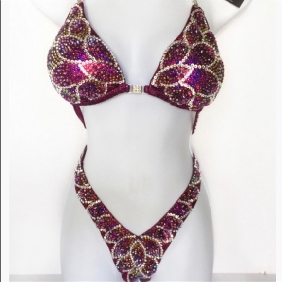 NPC/IFBB CUSTOM SWAROVSKI CRYSTAL FIGURE/WPD/BODYBUILDING COMPETITION SUIT - Picture 1 of 4